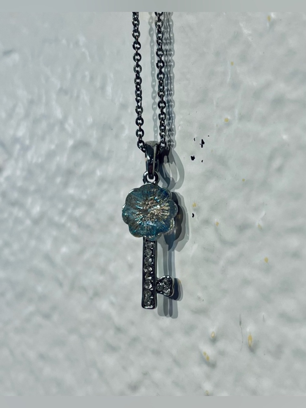 Vintage Y2K Silver Tone Flower Key Pendant Necklace